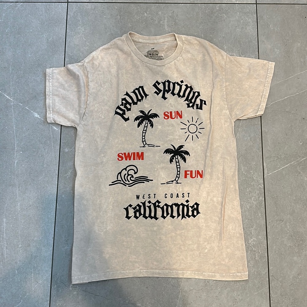 A size small Palm Springs t shirt